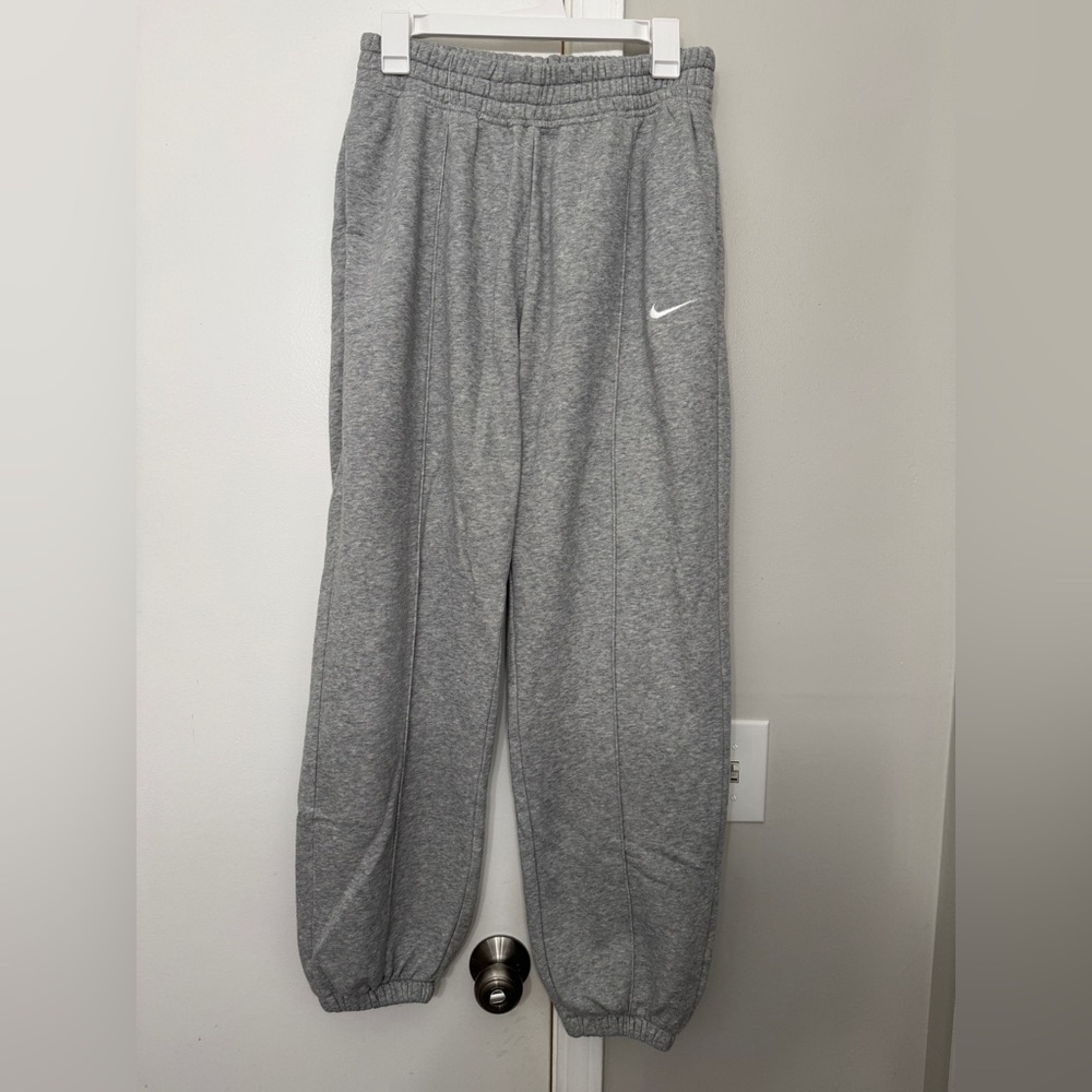 Nike Women’s Heather Gray Sweatpants S